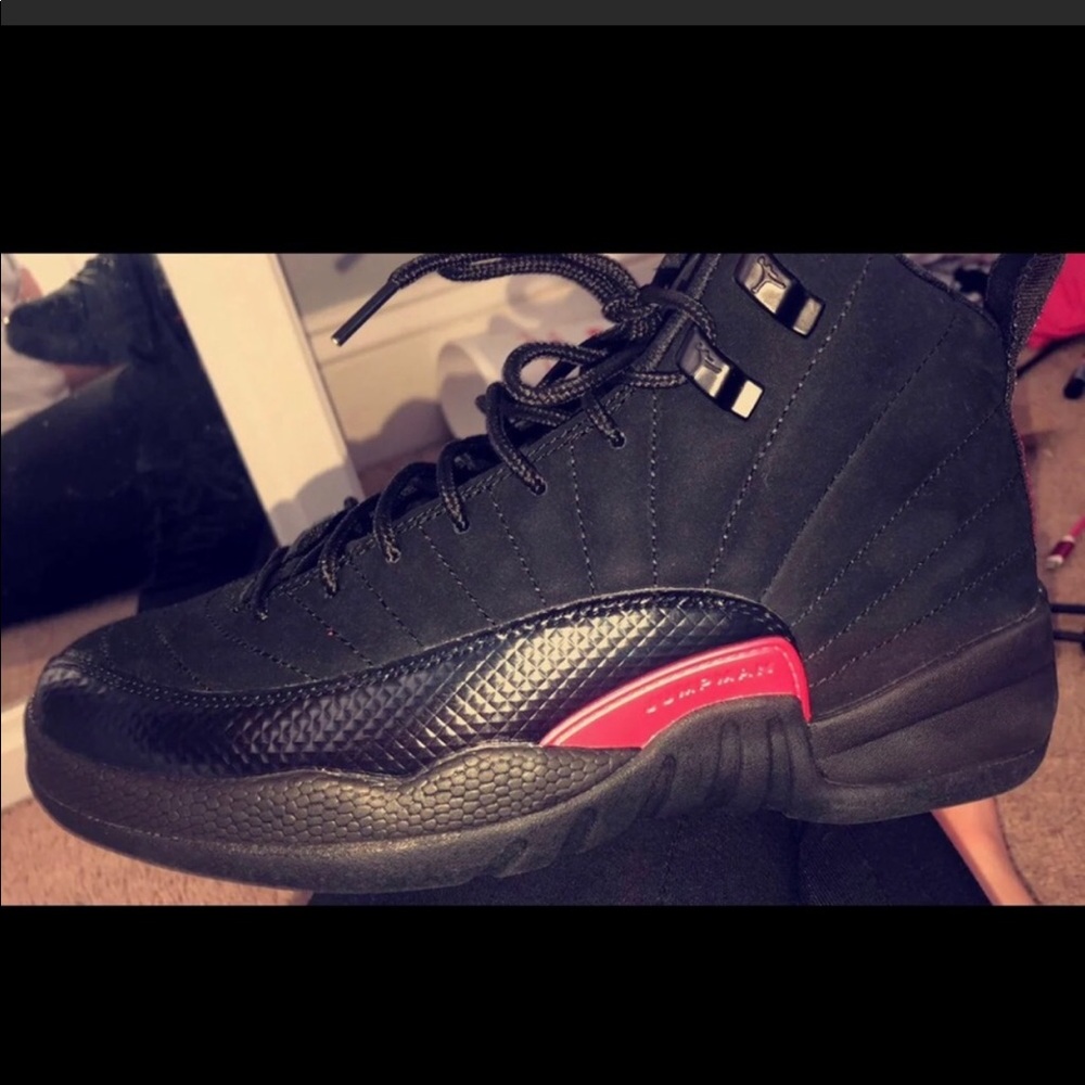 Jordan retro 12s